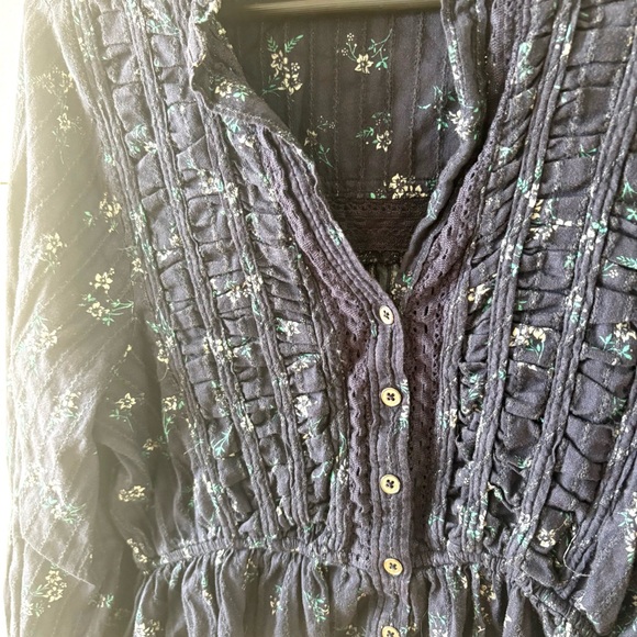 Title: Pilcro Navy Floral Ruffle Peplum Blouse Top Size M - Picture 2 of 10